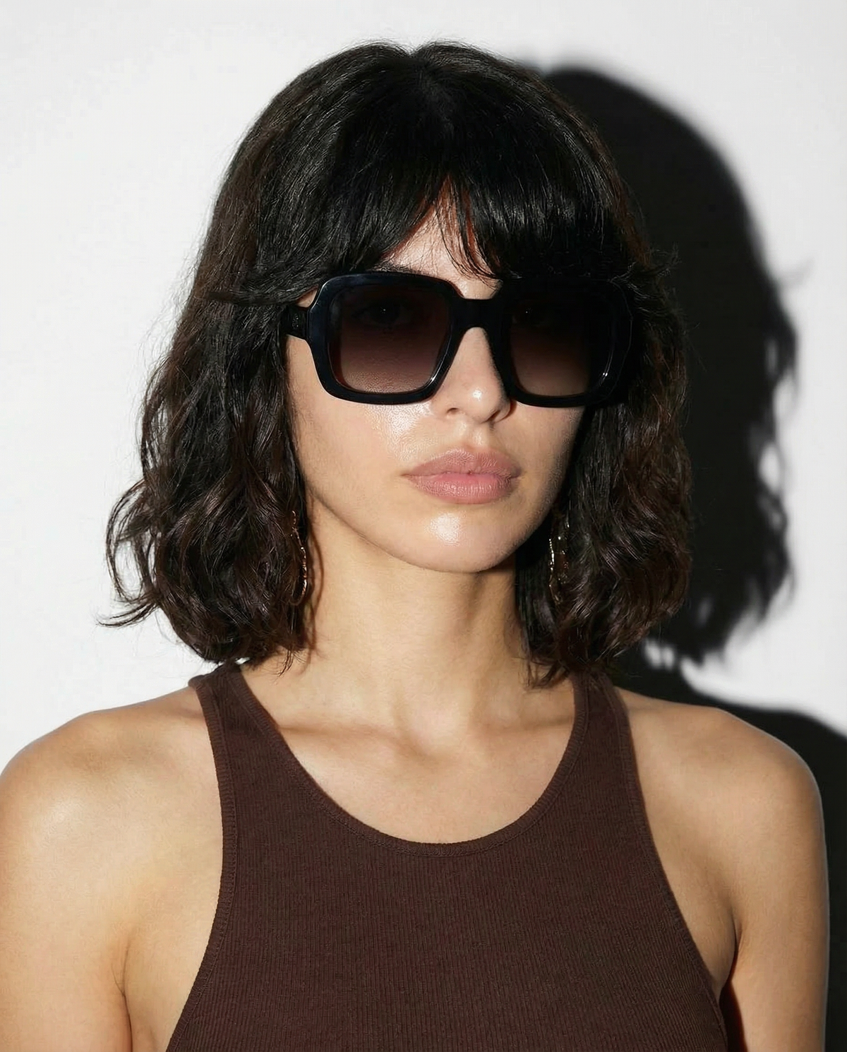 Prada PR 02ZS black square sunglasses with geometric acetate frame and logo temples Mezzanotte Madrid