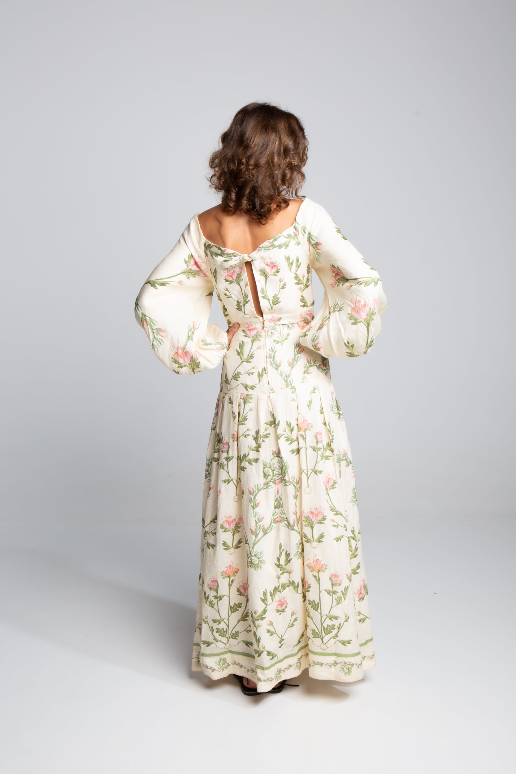 Geblümtes Leinen-Midikleid