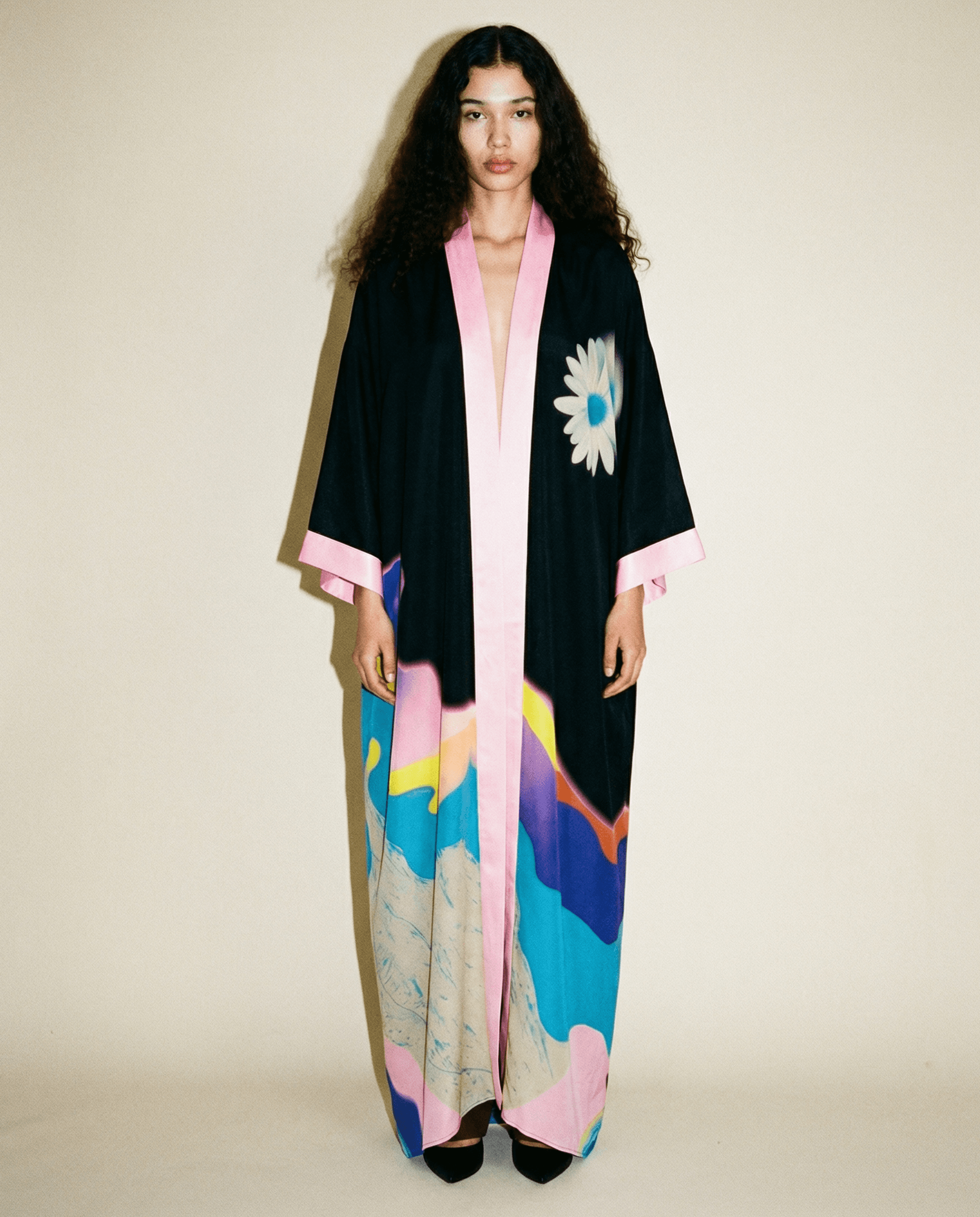 CONTEMPORARY Abstract Graphic Print Kimono.