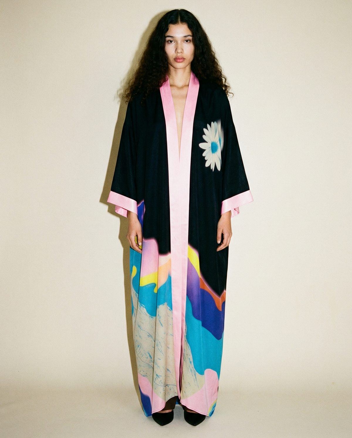 CONTEMPORARY Abstract Graphic Print Kimono.