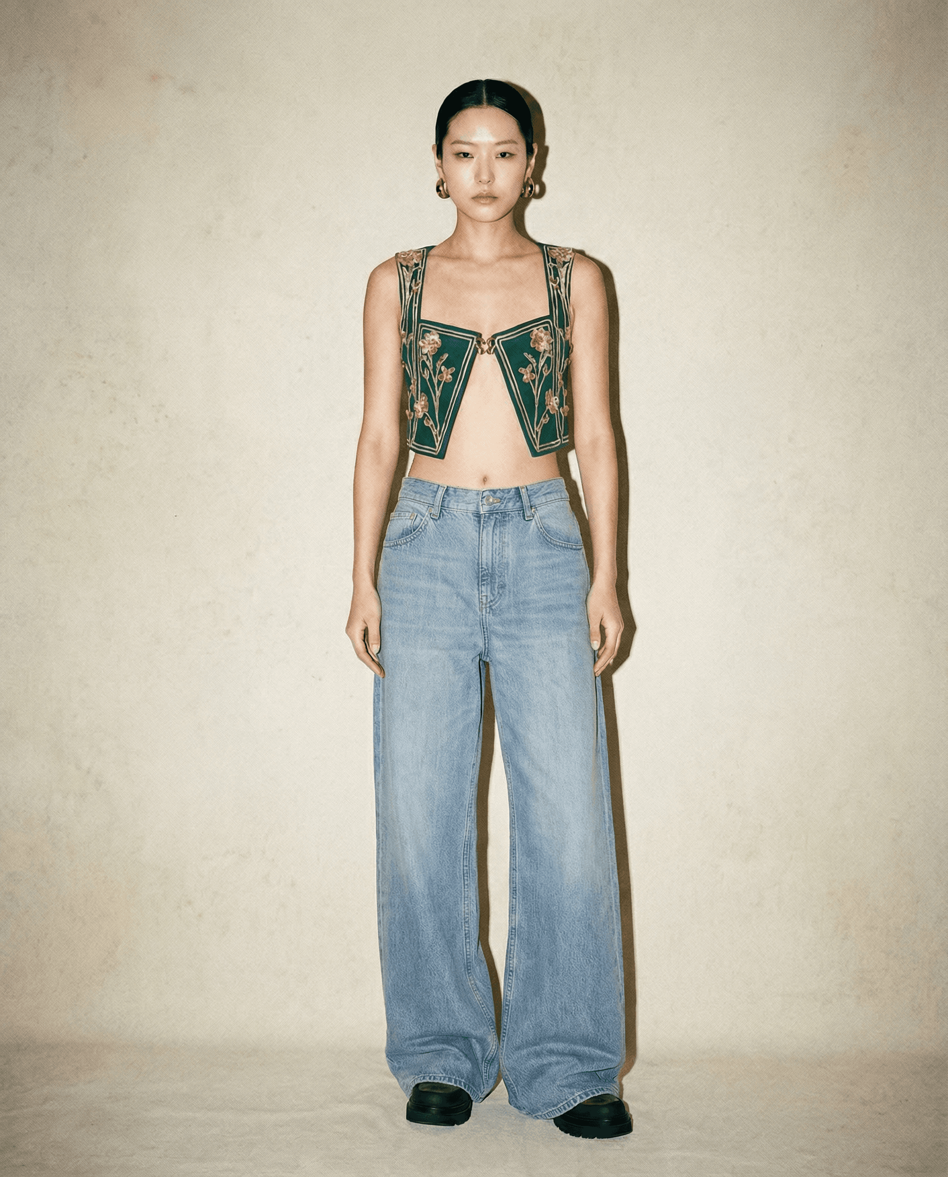 Embroidered Linen Cropped Top, S/S 2023.