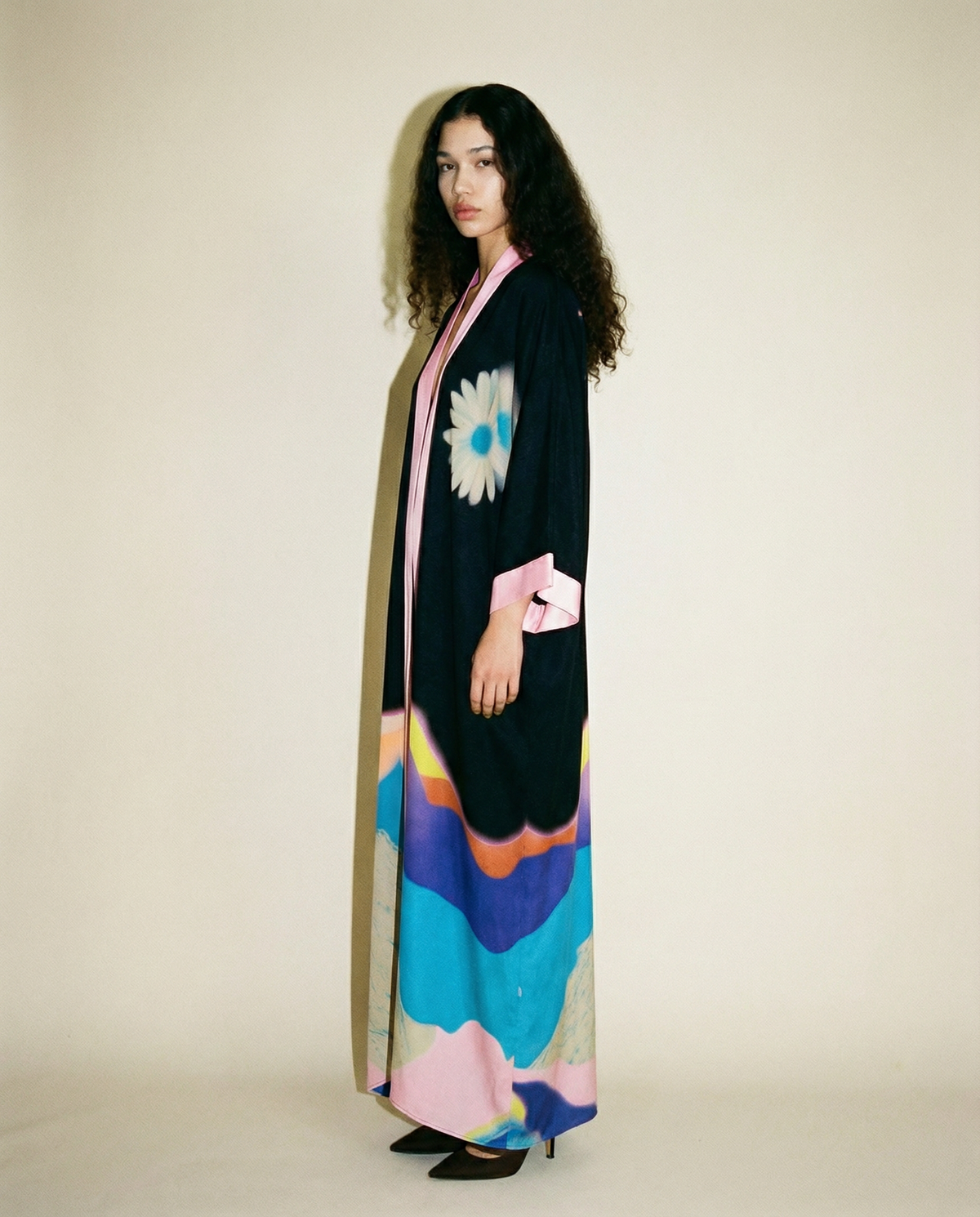 CONTEMPORARY Abstract Graphic Print Kimono.