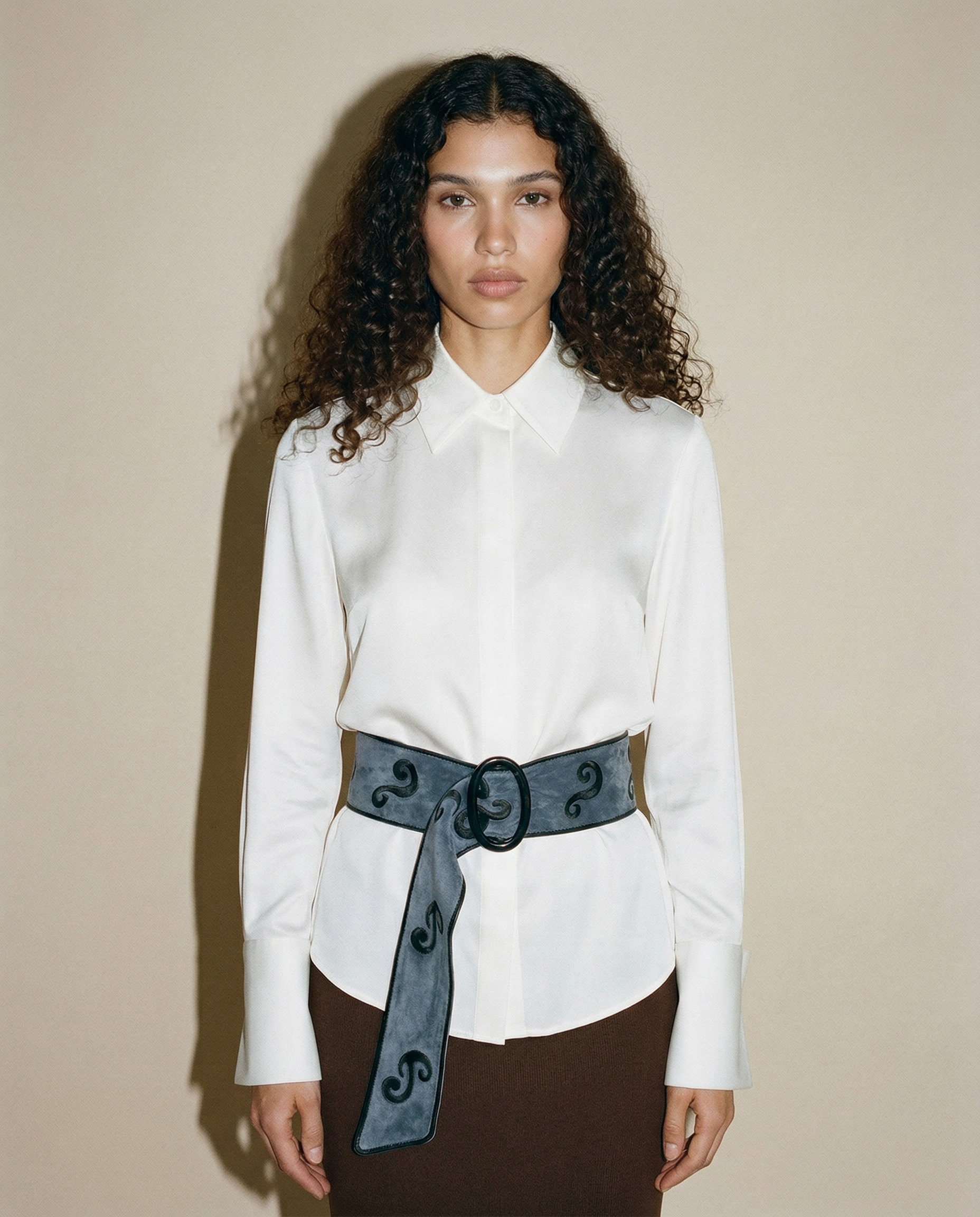 Vintage velvet tie belt with scroll motif and oval buckle dark blue black Mezzanotte Madrid