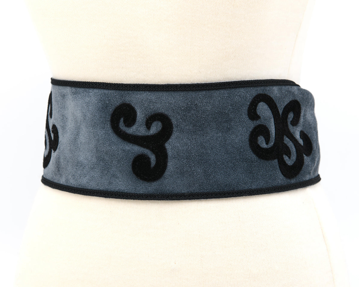 Velvet waist belt with oval buckle and decorative motif statement accessory Mezzanotte Madrid