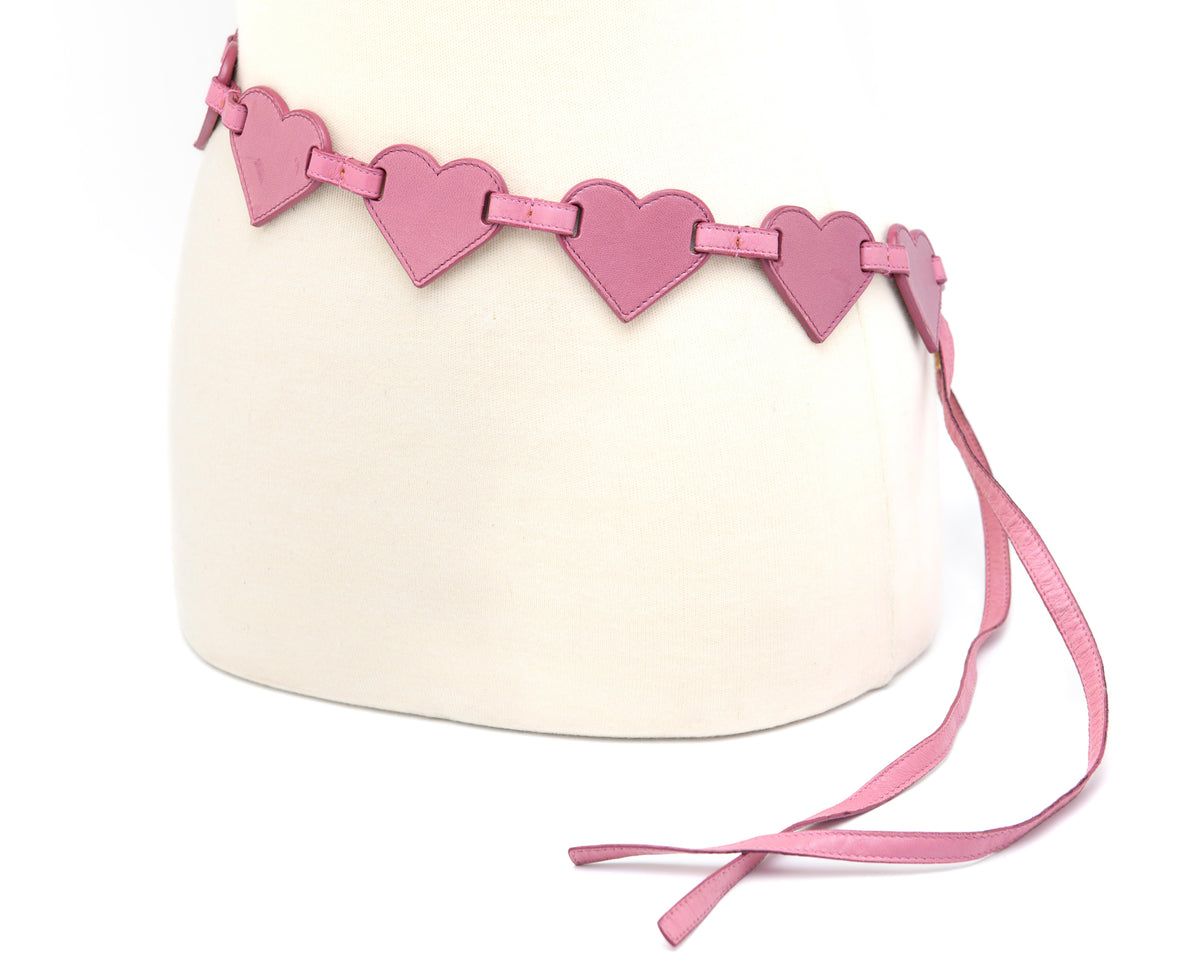 Vintage YSL heart link belt in pink leather with gold hardware and adjustable tie fastening Mezzanotte Madrid