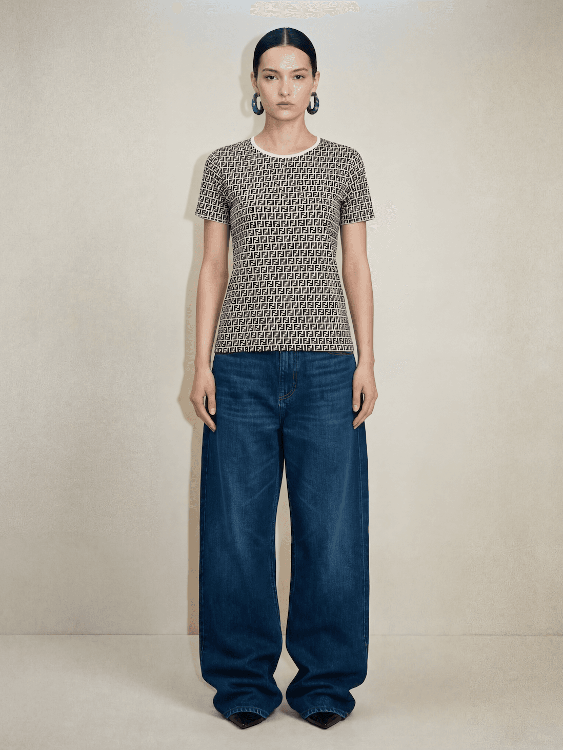 Fendi FF monogram T-shirt in black and white fitted silhouette Mezzanotte Madrid