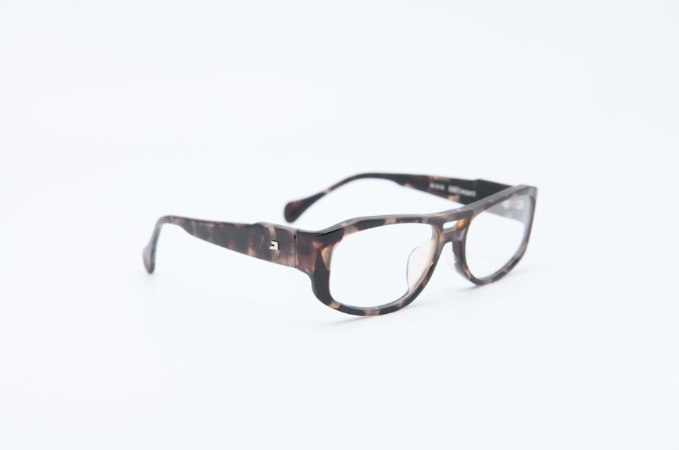 Blue Elephant Agnes leopard glasses with slim acetate frame | Korean eyewear worn by K-pop idols