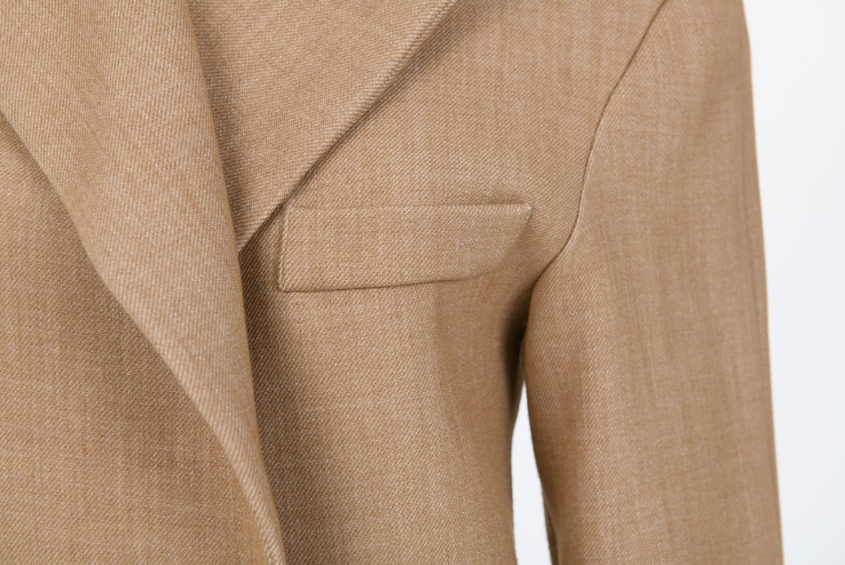 Tailored fitted blazer in beige with notched lapel