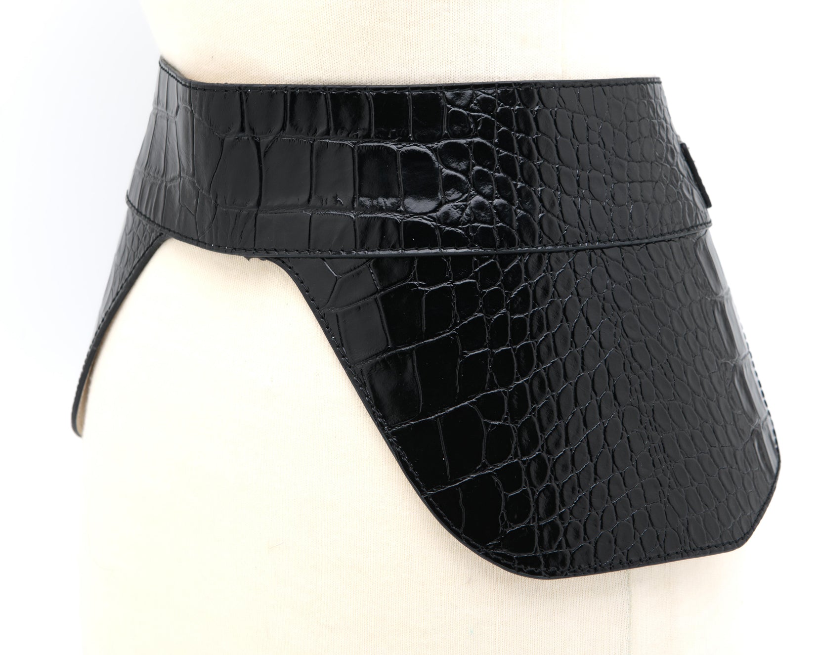 Croc embossed black waist belt with bold buckle and architectural shape | luxury styling piece Mezzanotte Madrid