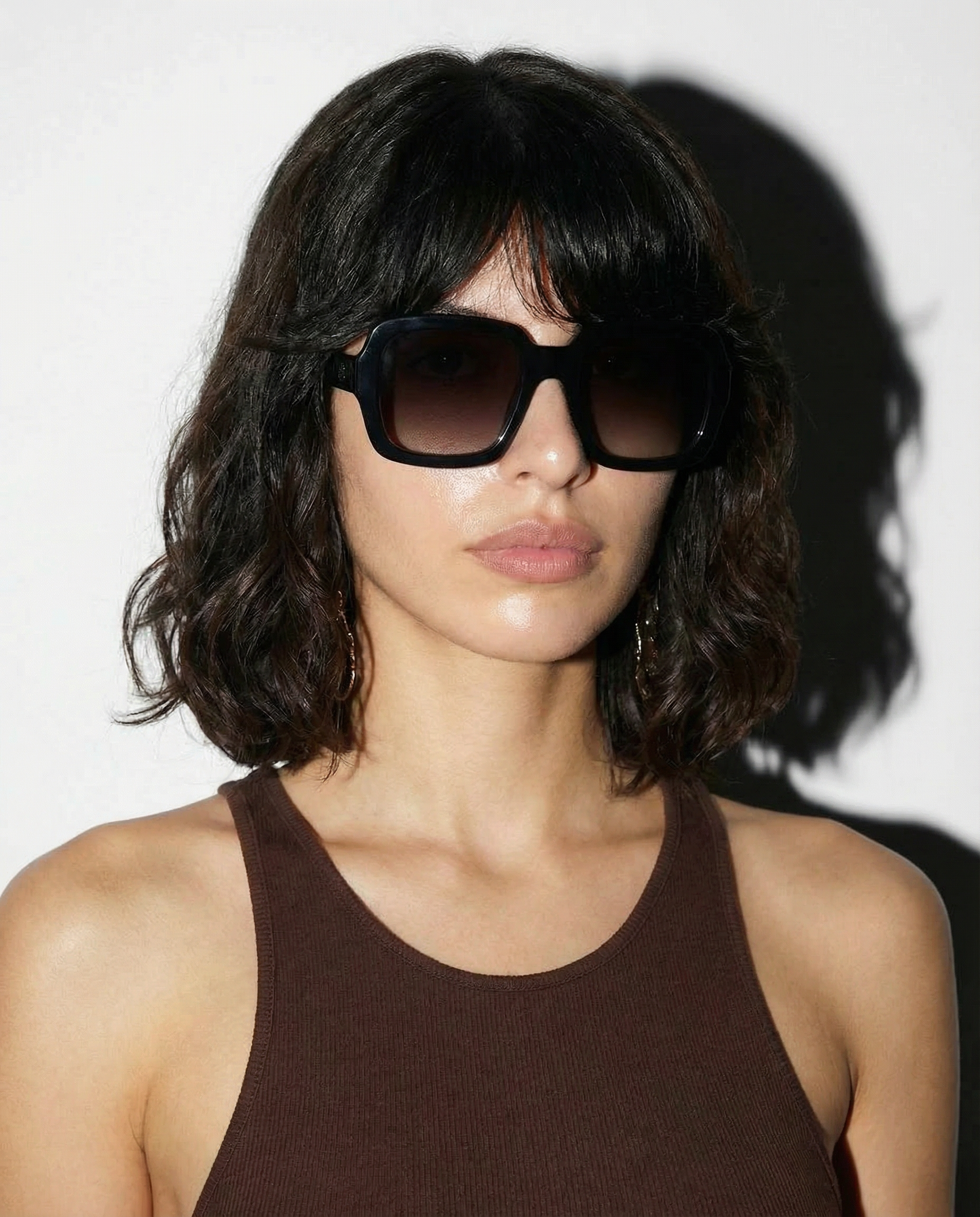 Prada PR 02ZS black square sunglasses with geometric acetate frame and logo temples Mezzanotte Madrid