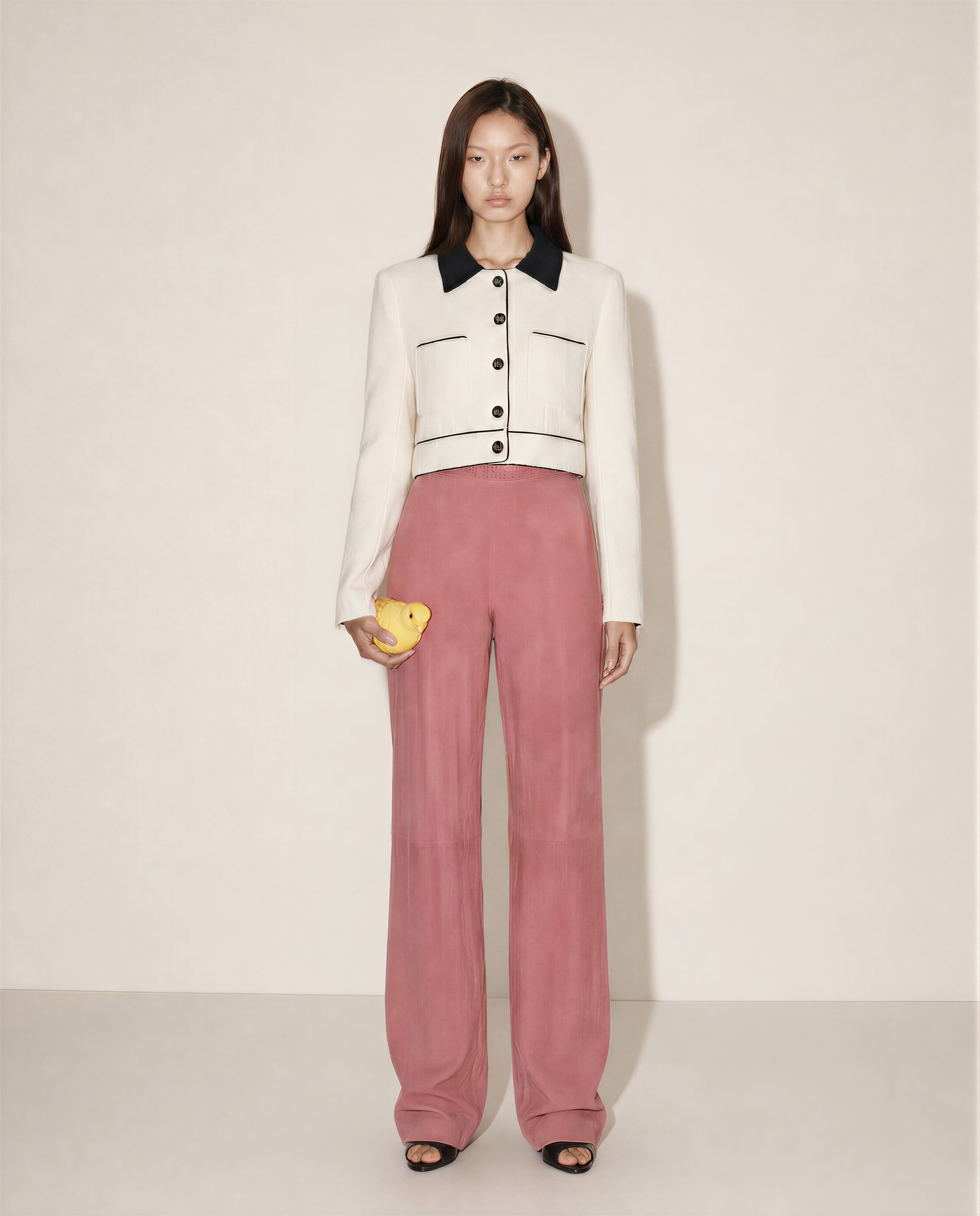 Iconic archival Chanel cropped cardigan jacket, available at Mezzanotte Madrid.